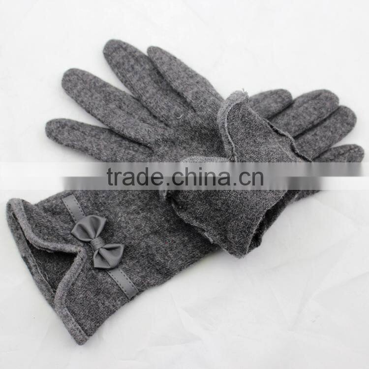women touch screen woolen gloves with leather bow mouth and hand clasp