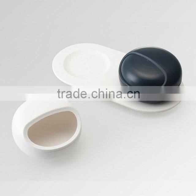 Plastic White Black Seasoning Pot Pepper Salt Containers Rotable Condiment Cans Kitchen Tools
