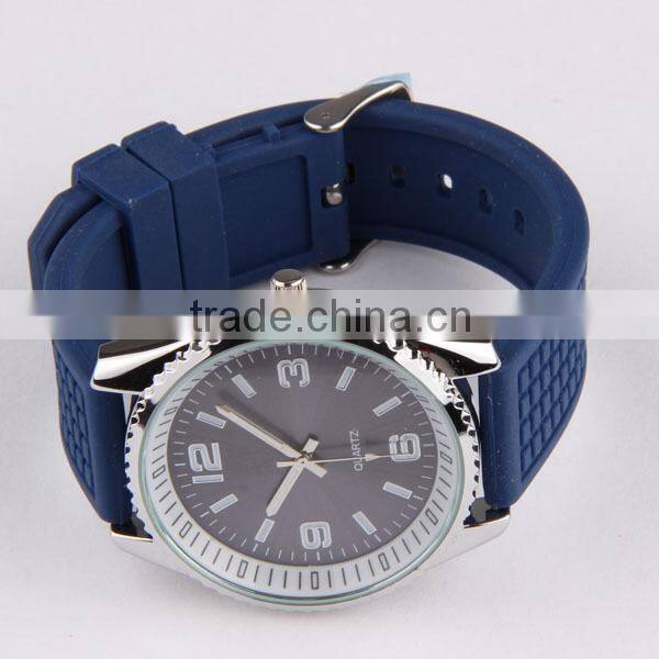 Water resistant geneva silicone rubber watch