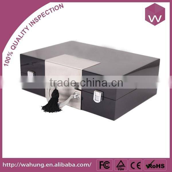 Custom High-End Cohib Cigar Wooden Case With Black Glossy Finishing