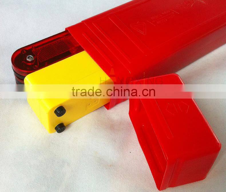 WT05 flashing light warning triangle