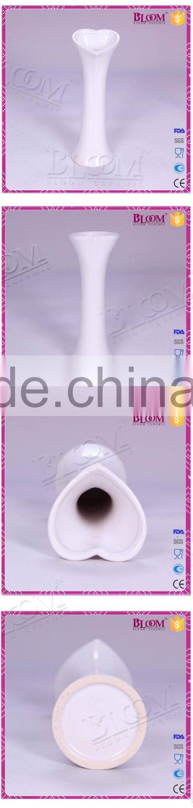 White ceramic heart shaped home decoration vase