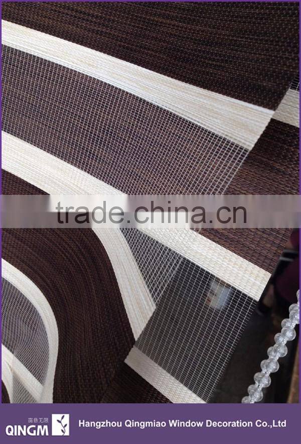 Horizontal pattern and rolling up window blinds in zebra design