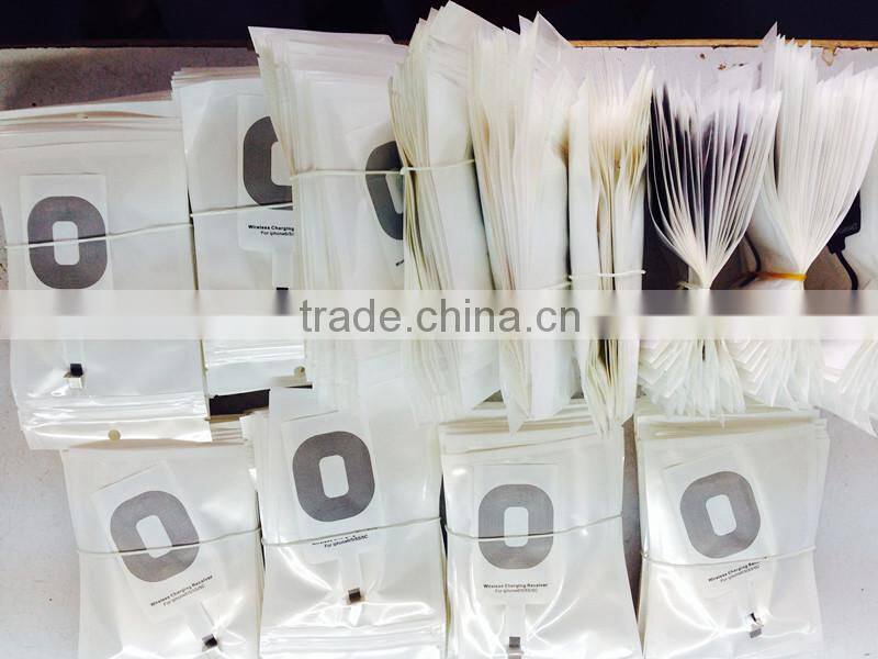 CE,RoHS,FCC Approved qi wireless phone charger receiver card for iphone,Samsung and Android micro usb port phones