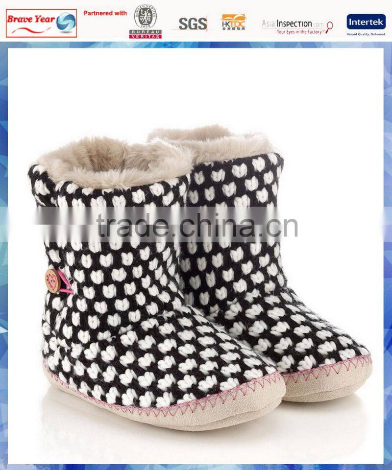 monochrome popcorn knit woman boot