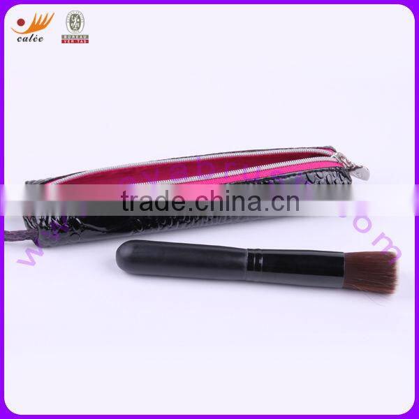 fashional synthetic hair foundation brush with mini pouch