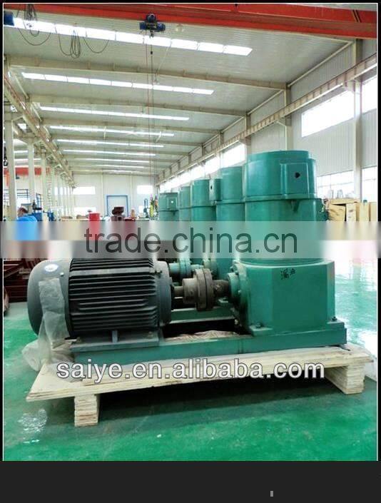 Sawdust moving roller pellet machine
