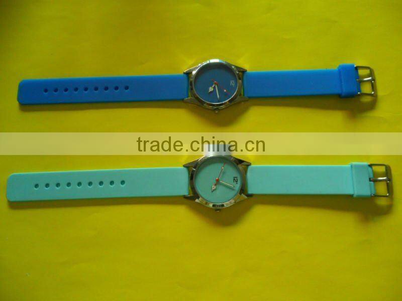 Latest Thin Strap Silicone Quartz Watch