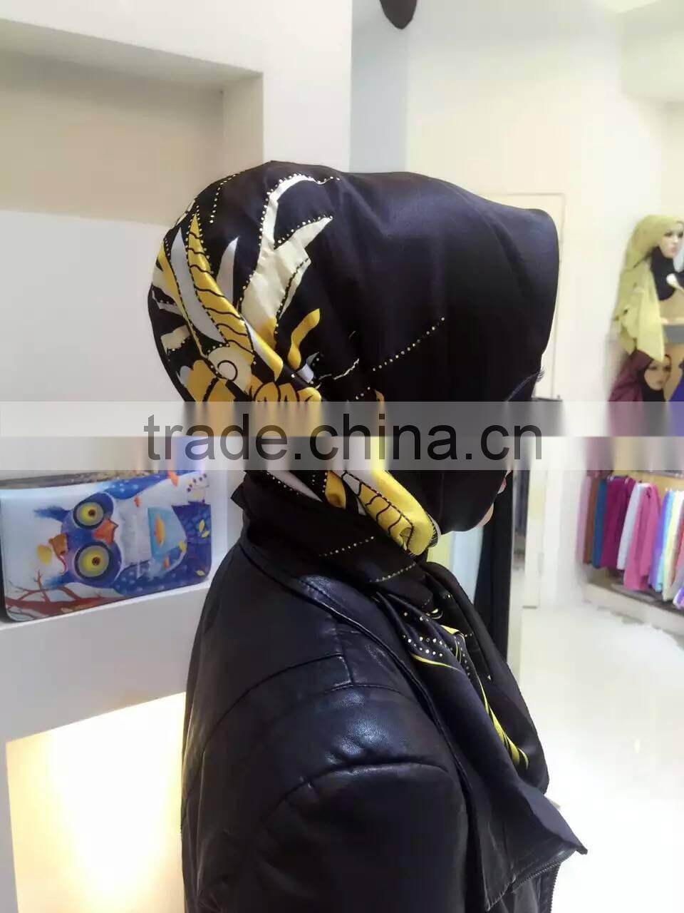 Newest 2016 printed 110*110cm silk square islamic headscarf;muslim scarf