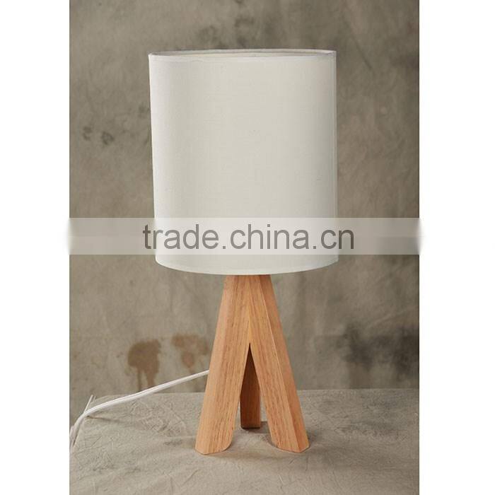 hot saled wooden E27*1 table lamp, fabric /cloth small desk light