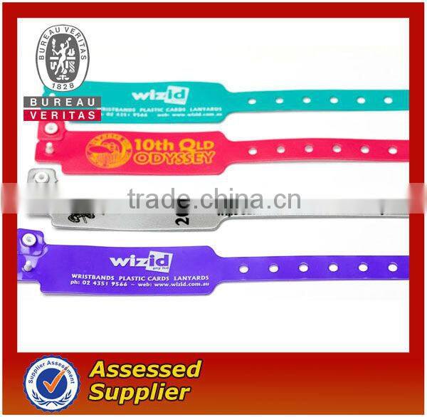 cheap customized PVC wristbands