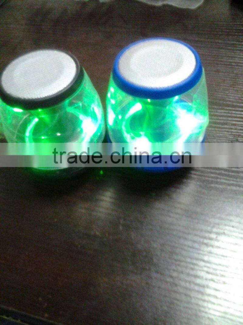 2016 new products mini portable wireless magic lamp bluetooth speaker for iphone 6