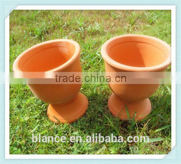 trophy shape terracotta flower pot with trophy design