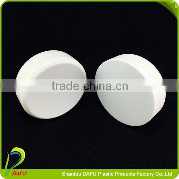 Nice-looking case with mirror finish white cosmetic powder packaging