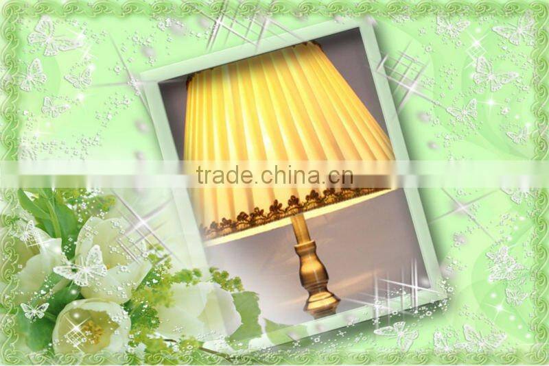 yellow shade Table top magnifying lamp
