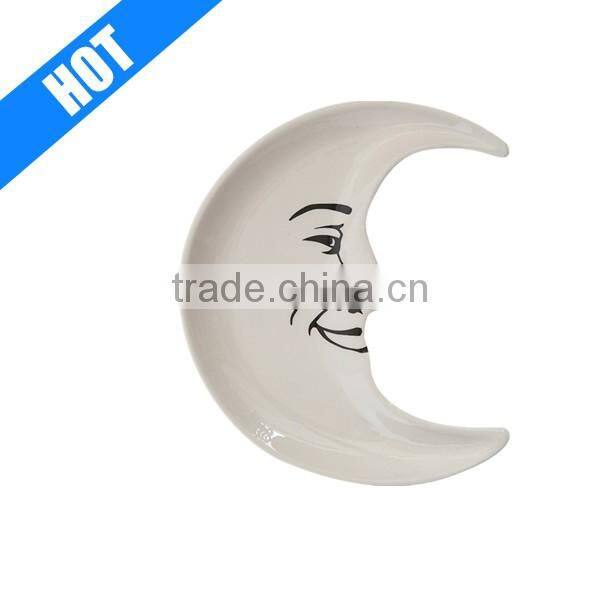 Promotional Gif Ceramic Porcelain Moon Shaped Plate