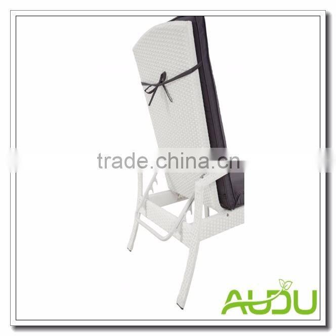 Audu White Los Angeles Garden Wicker Rattan Sun Lounger