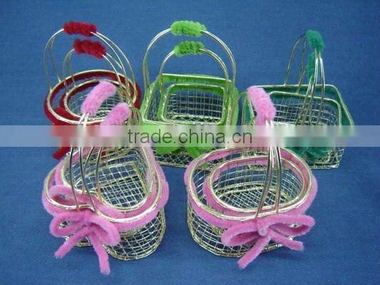 Small wire Art&Collectible decorative with wool rope basket with fixed handle