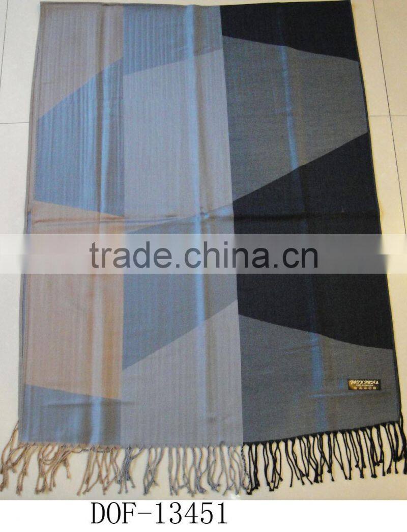 2017 the latest stylish lady soft jacquard 100%viscose plaid scarf