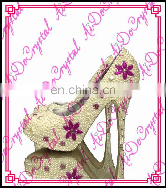 Aidocrystal fashion new design white pearl elegant peep toe low heel wedding shoes for ladies