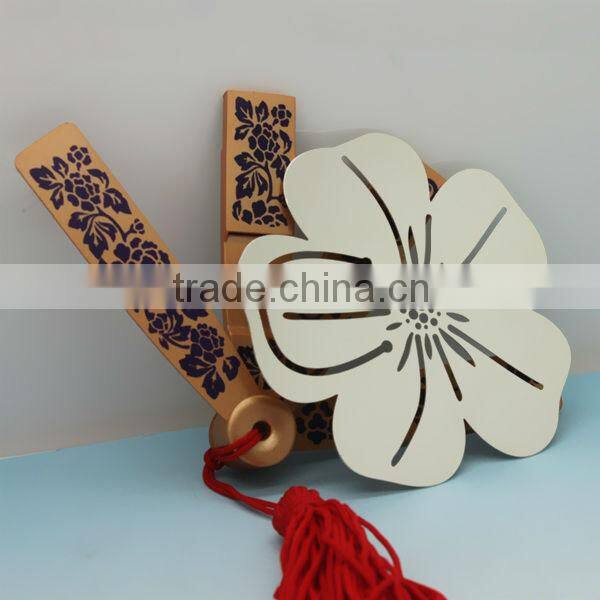 Note shape metal bookmark with tassels for christmas days
