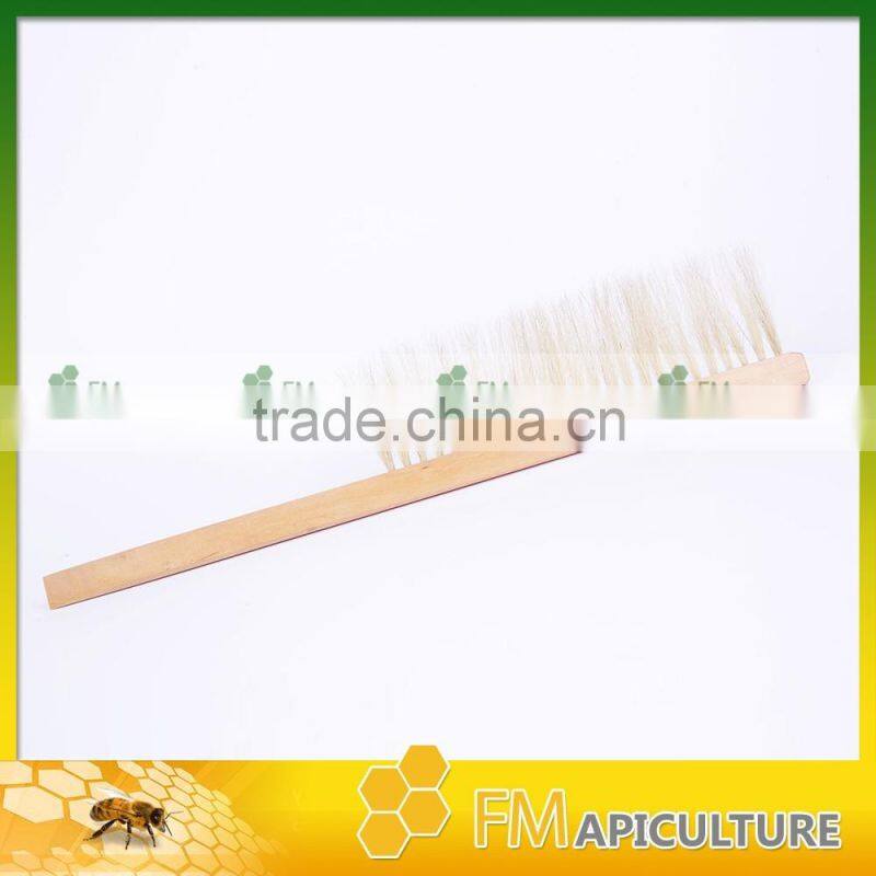 3 rows bee brusher fiber bursher with wood handel; hotsale bee brusher ,