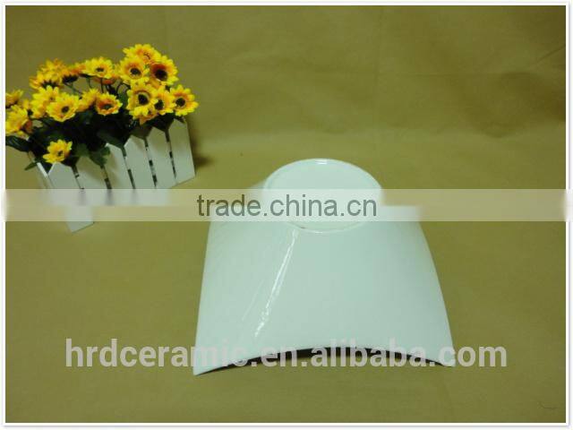 China Cheap stocked white porcelain ceramic bowl wholesale