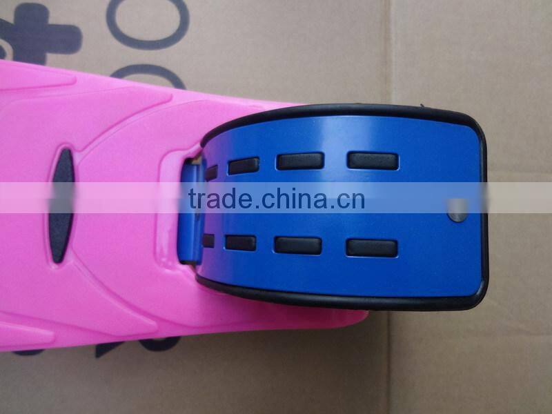 2015 new design mini kick scooters with MP3 and flash handle bar With MP3 mini kick scooters/dual pedal scooter/kick scooters