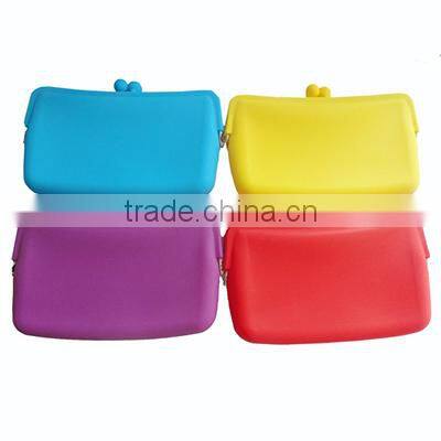 2014 cheap promotion heart and hand silicone bag