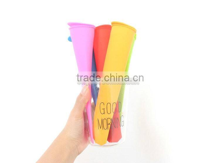 Silicone Ice Pop Maker Molds and Freeze Pop maker with lids