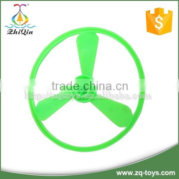 Plastic flying saucer gun toy for boys