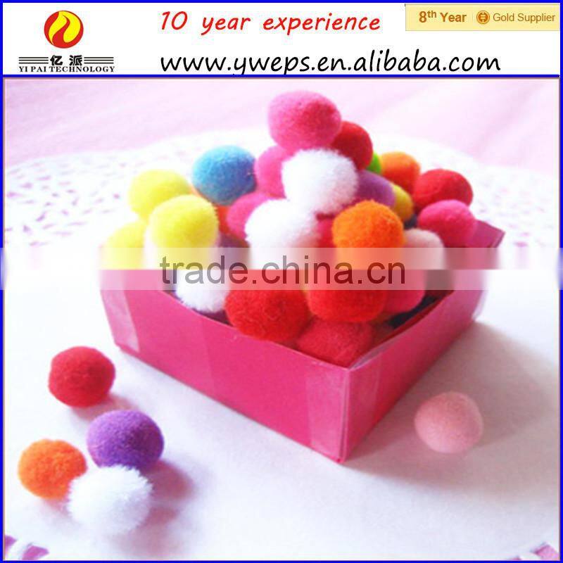 Iridescent polypropylene pompoms