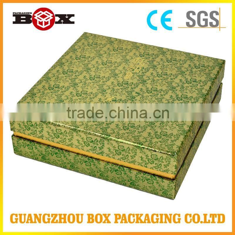 Rigid Gift Boxes With Glittery Finishes