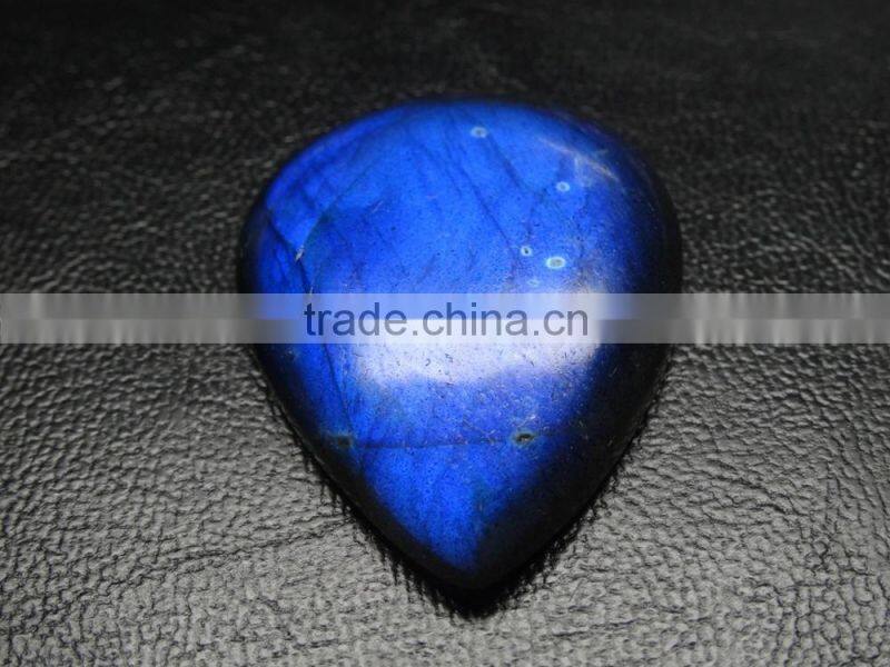 Best quality New Arrival Mother of Pearl gemstone with nice carving and Leaf Shape