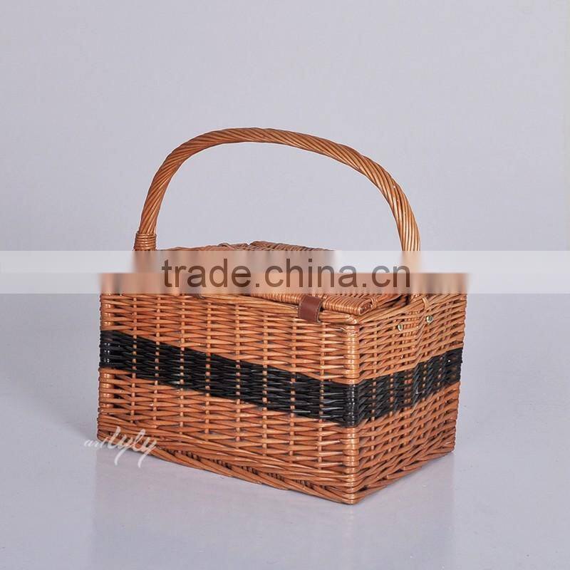 2016 trendy hand woven decoupaged wicker picnic basket in regular size