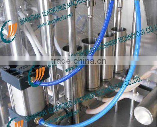 laundry detergent pouch filling and sealing machine