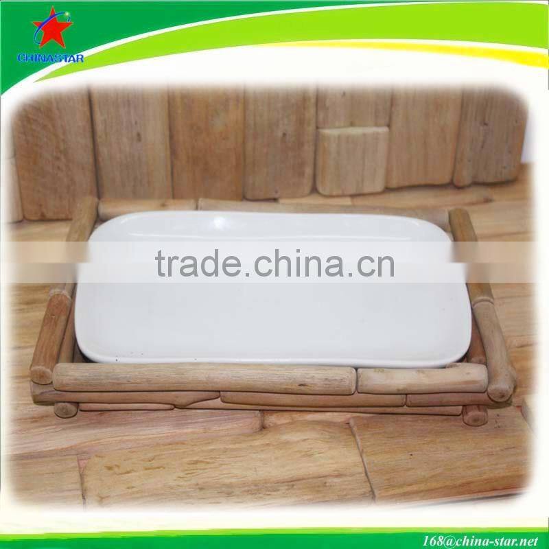 wooden plate fish shape