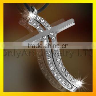 shiny polished like mirror heard shape with shiny cz inlaid titanium or stainless steel pendant