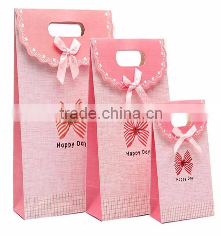 C1S material gift packaging bags with handle custom made bags