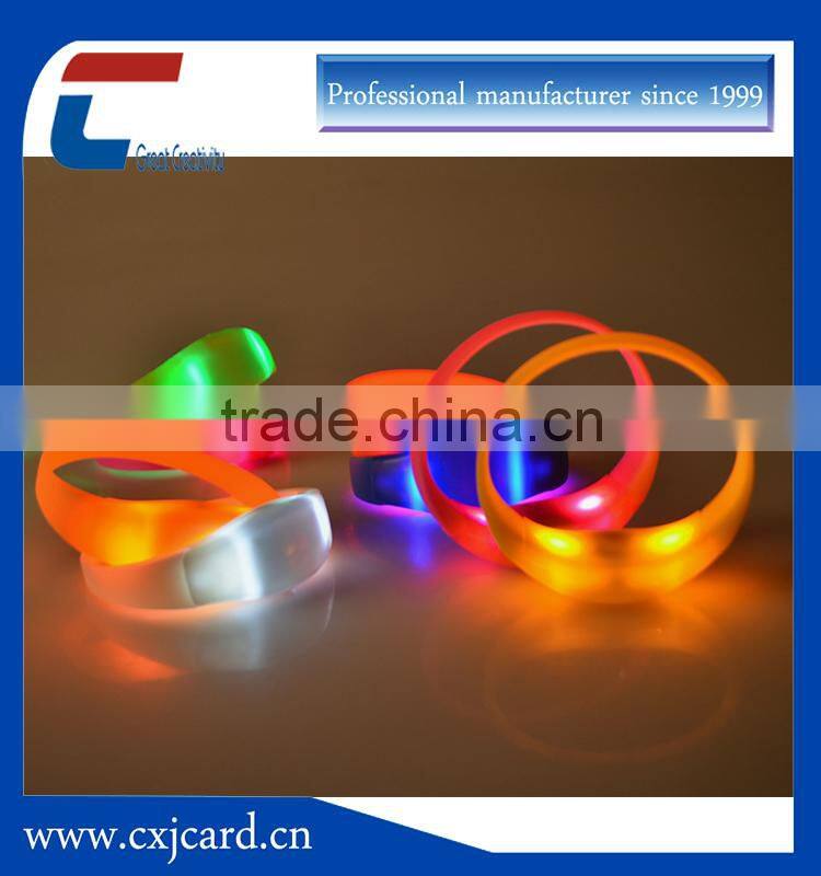 Cheap silicone wristbands with led lights