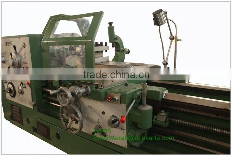 The hot sale and low price heavy duty horizontal/universal lathe CW6263 of China