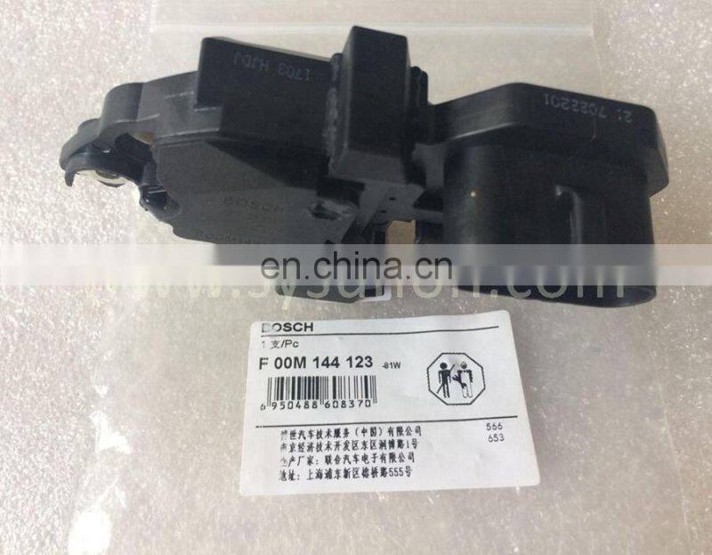 Car engine Generator parts 24V Alternator automatic Voltage Regulator IB298 F00M144107 F00M144123