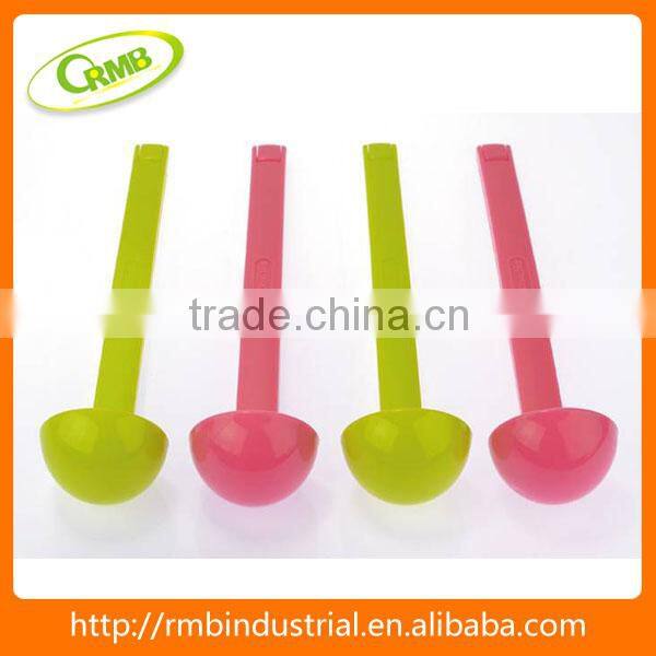 multifunction scoop with sealing clip
