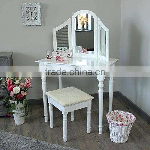 Antique Dressing Table With Mirrors