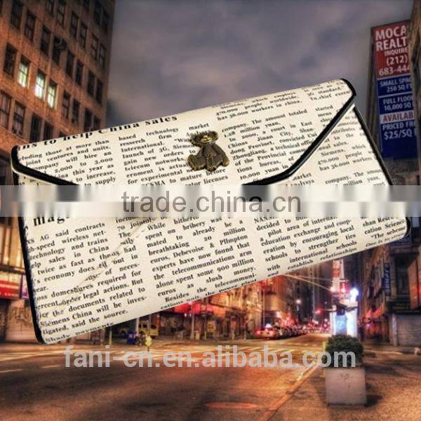 Unique magazine printed design ladies party clutch leather purse with elegance appearance