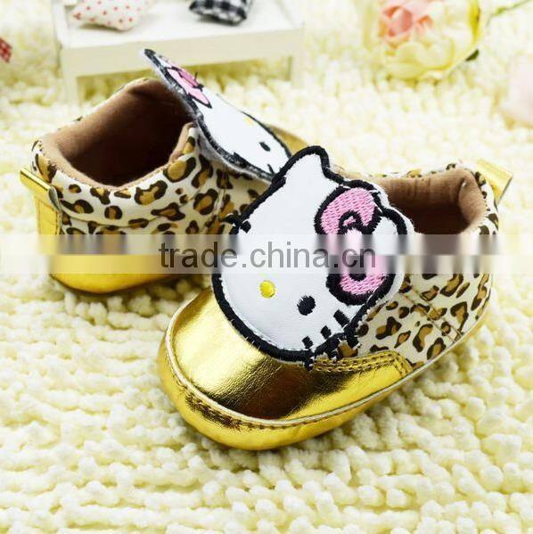 Gold baby girl casual shoes hellokitty cute kids footwear with soft sole 2016