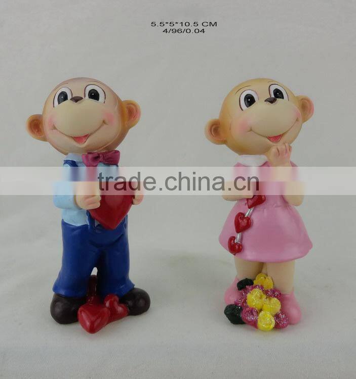 resin monkey figurine for valentine decoration