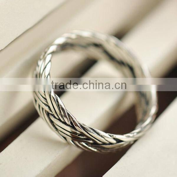 Elegant sterling silver ring with girl