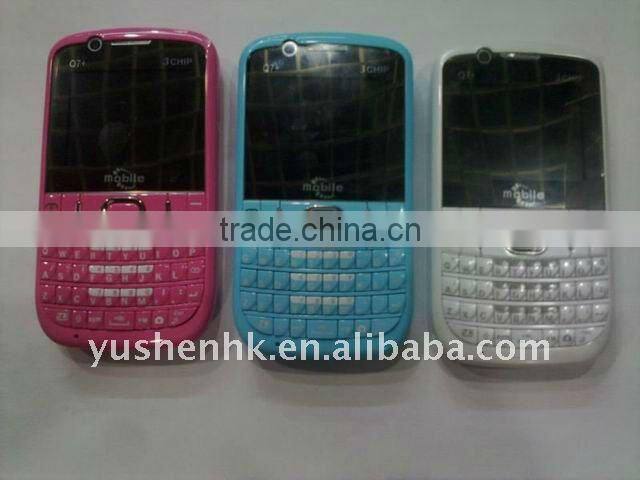 Q7 three sim three standby TV Qwerty mobile phone Russian 01