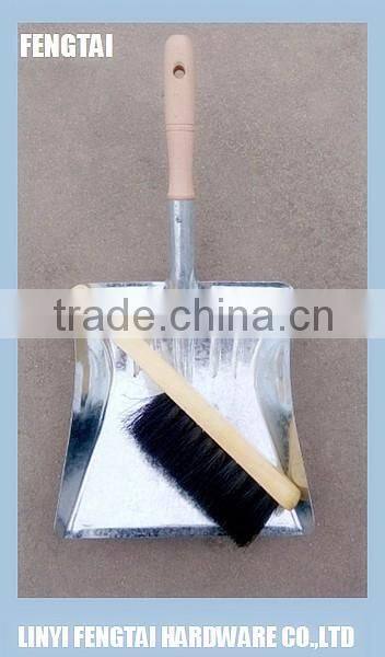 Wooden Handle Brush and Dustpan Metal Dust Pan